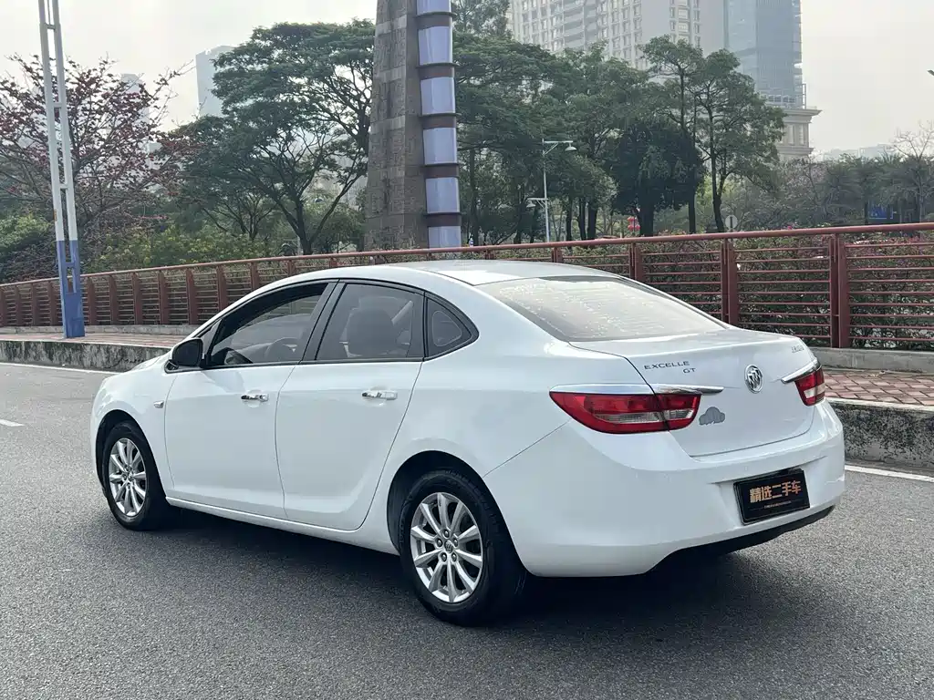 Buick Excelle 2015 — фото 14
