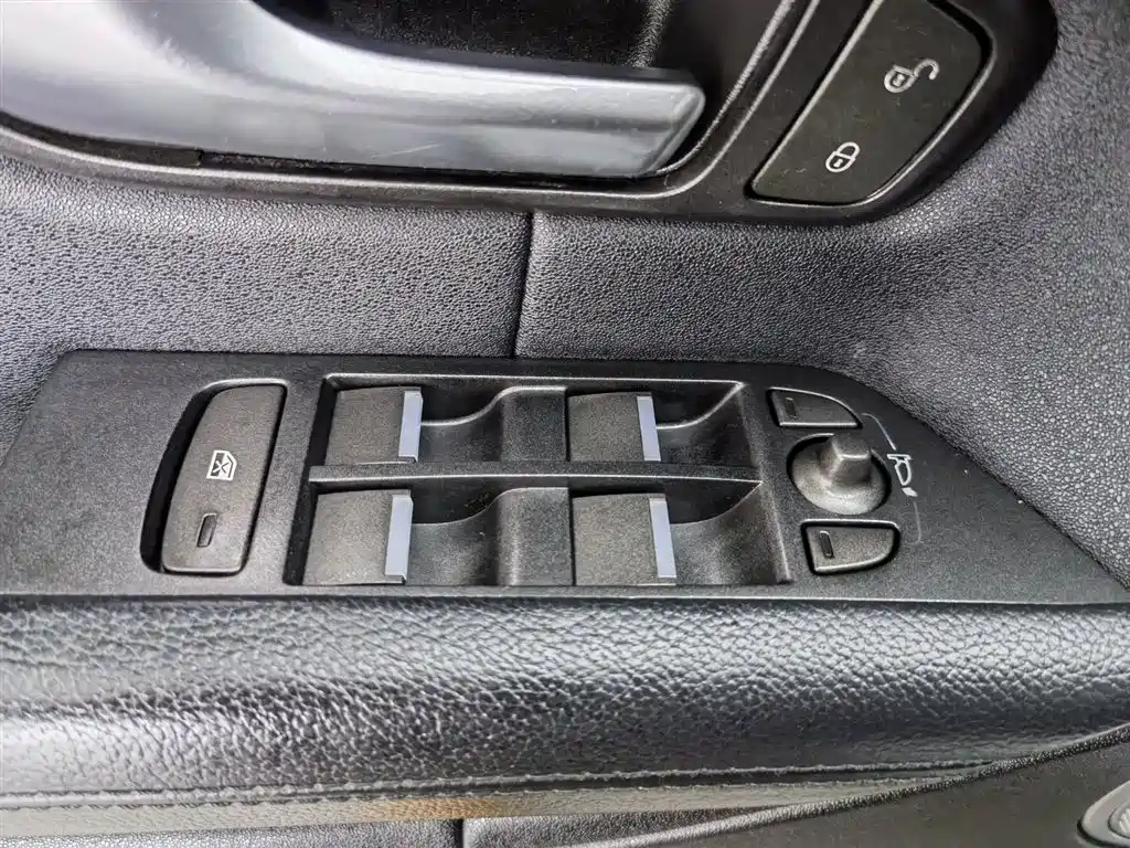Land Rover Evoque 2018 — фото 9