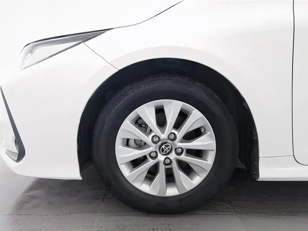 Toyota Corolla 2023 — фото 17
