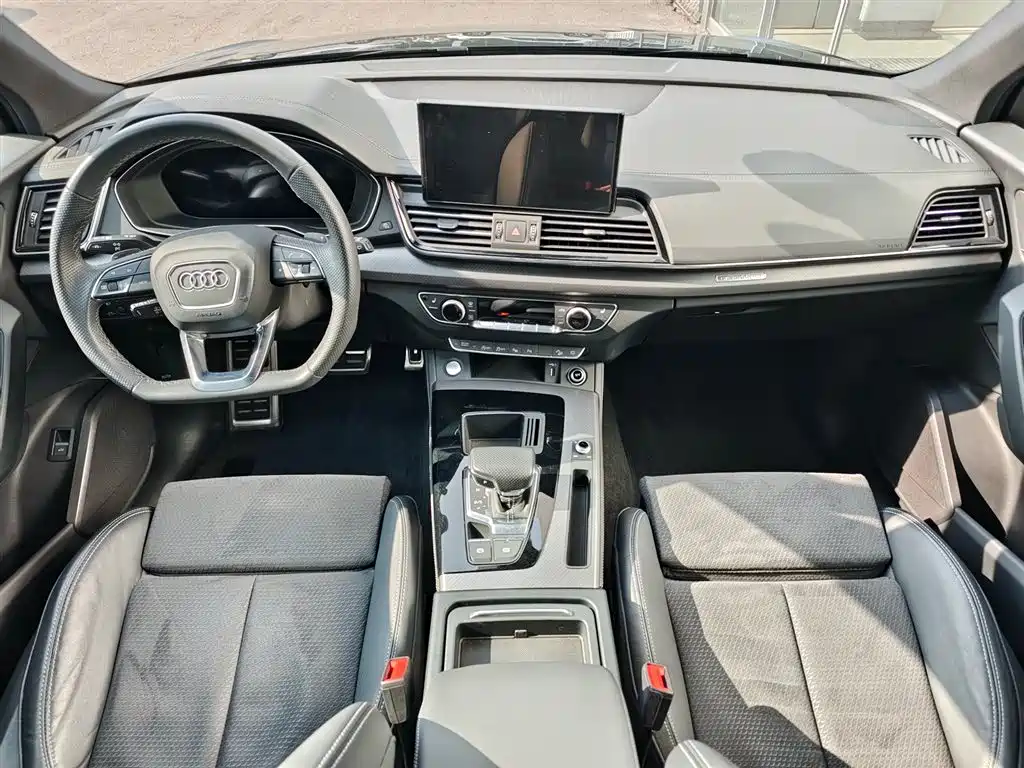 Audi Q5L Sportback 2024 — фото 7