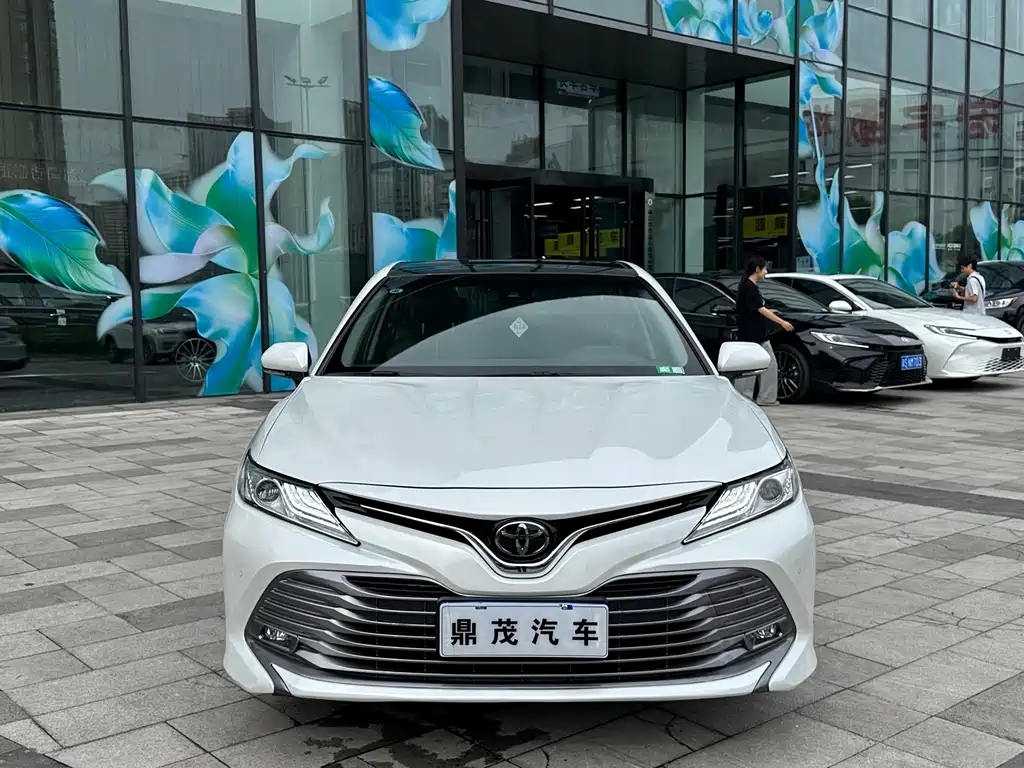 Toyota Camry 2020 — фото 3