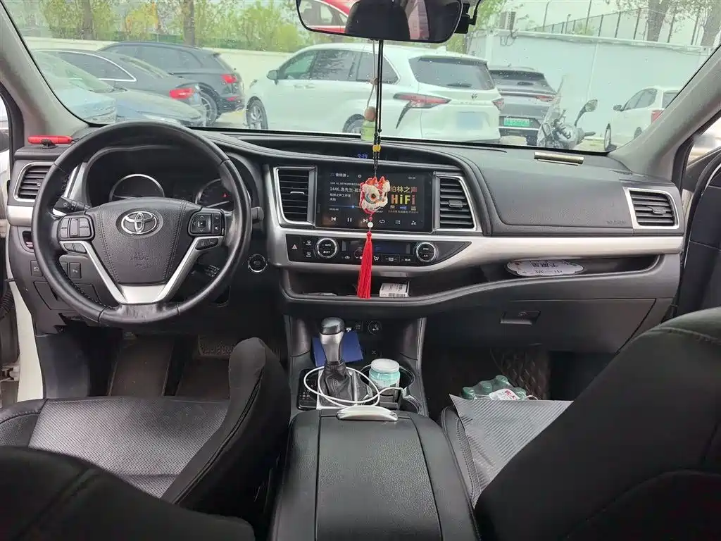 Toyota Highlander 2018 — фото 13