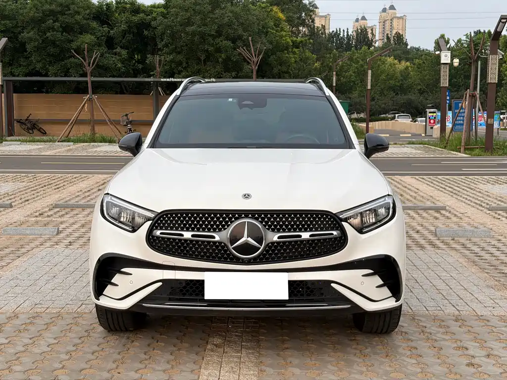 Mercedes-Benz GLC 2023