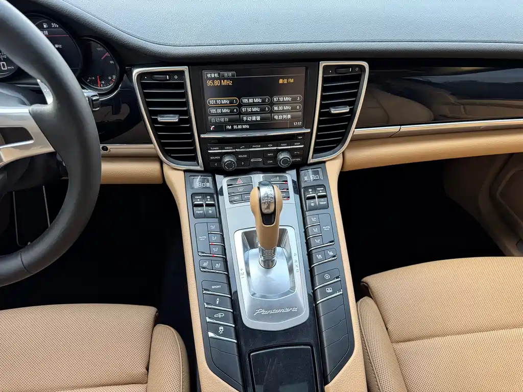 Porsche Panamera 2016 — фото 21