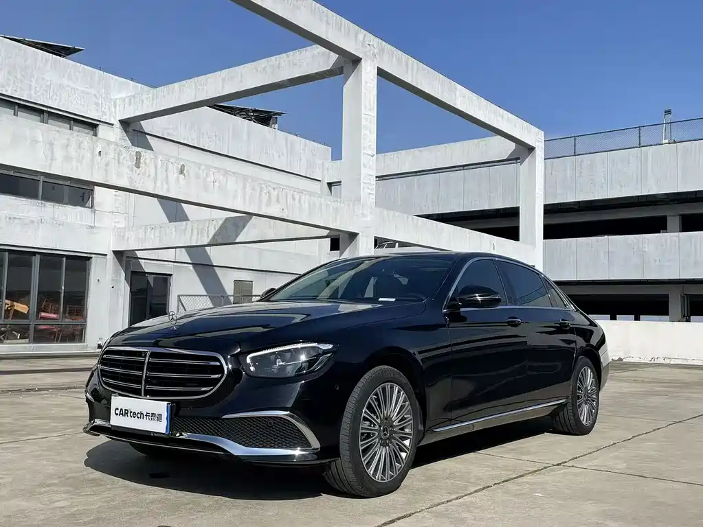 Mercedes-Benz E-Class 2023 — фото 1