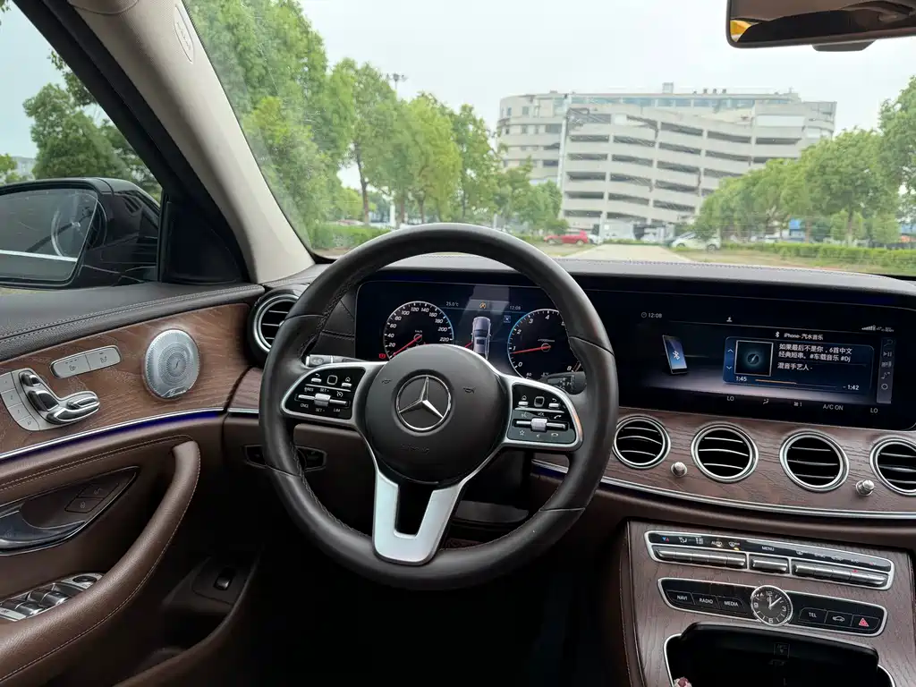 Mercedes-Benz E-Class 2019 — фото 15