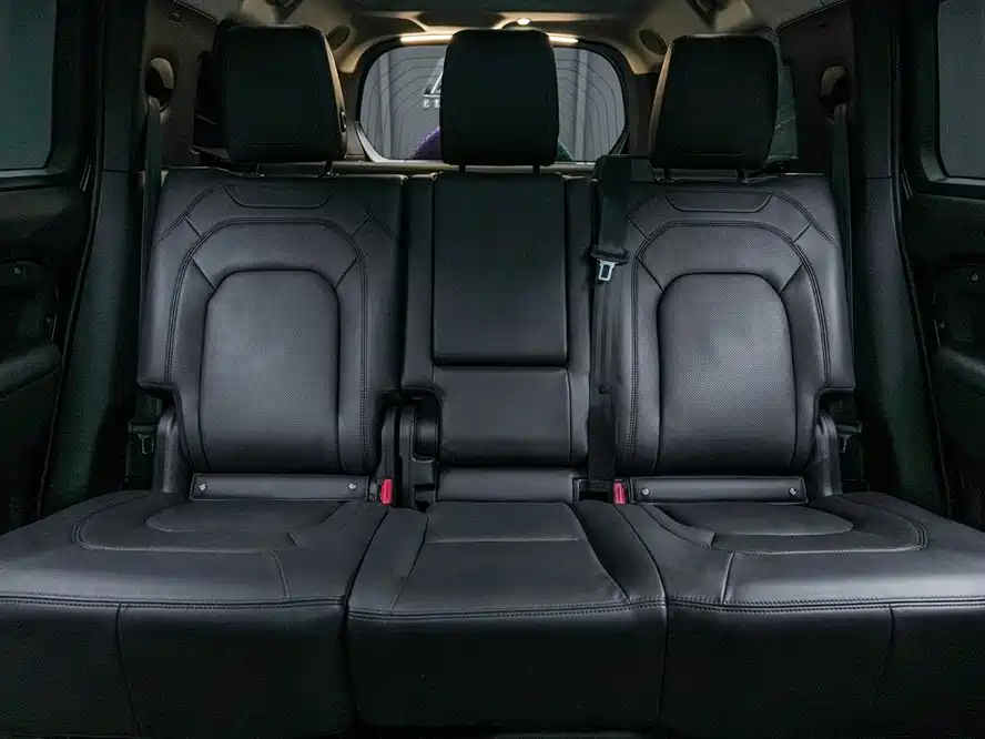 Land Rover Defender 2023 — фото 14