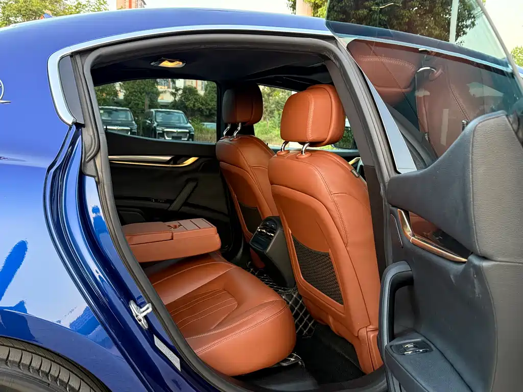 Maserati Ghibli 2015 — фото 14