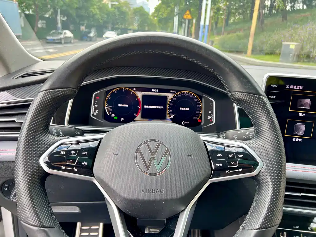 Volkswagen Tiguan X 2022 — фото 13