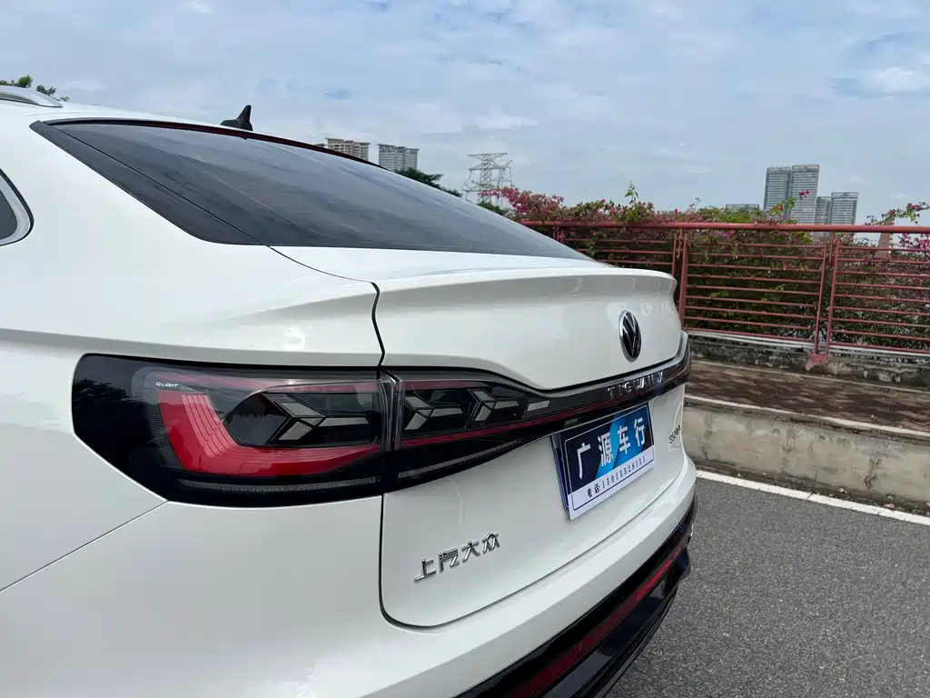 Volkswagen Tiguan X 2022 — фото 27