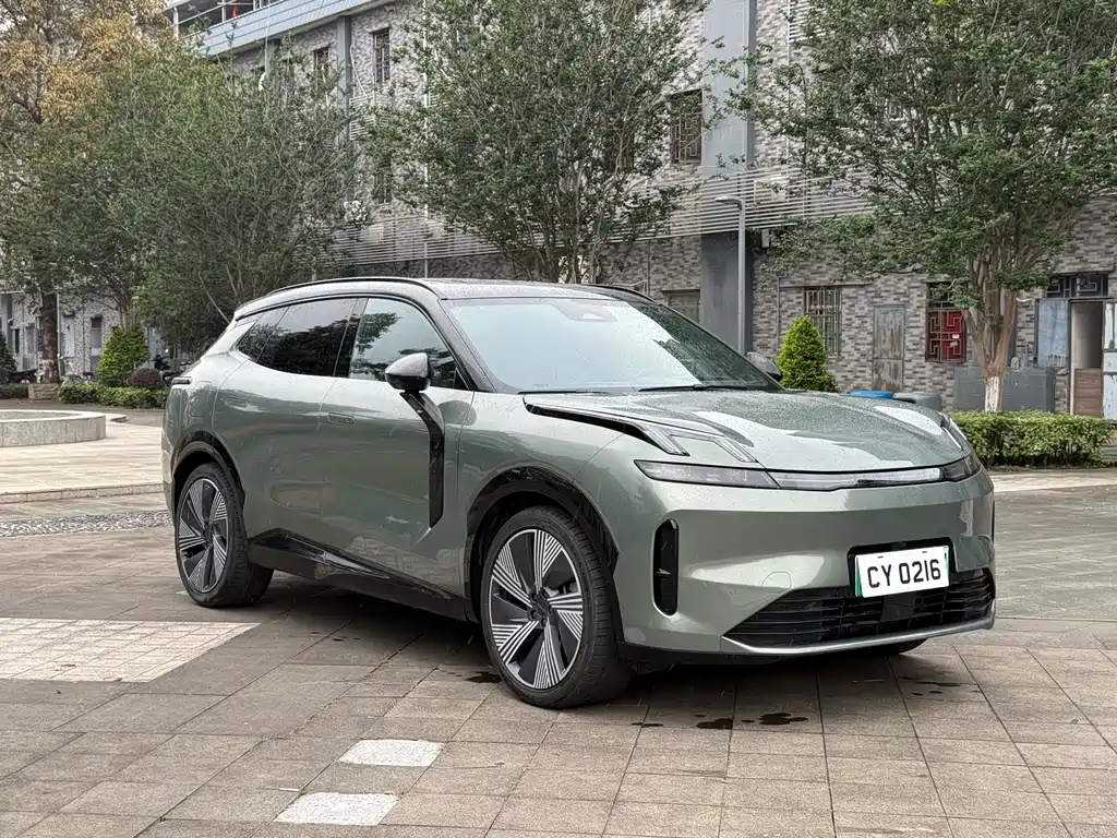 Lynk & Co 08 EM-P 2023 — фото 3