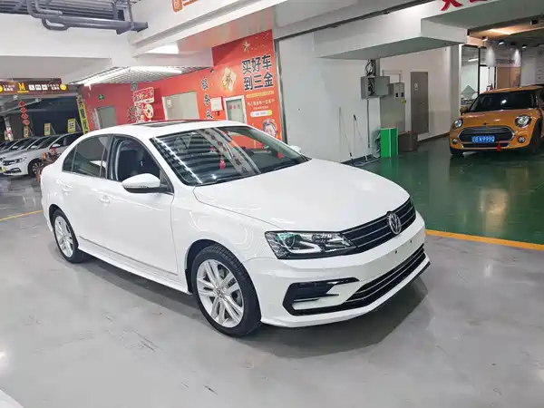 Volkswagen Sagitar 2018