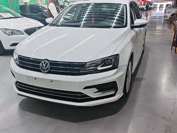 Volkswagen Sagitar 2018