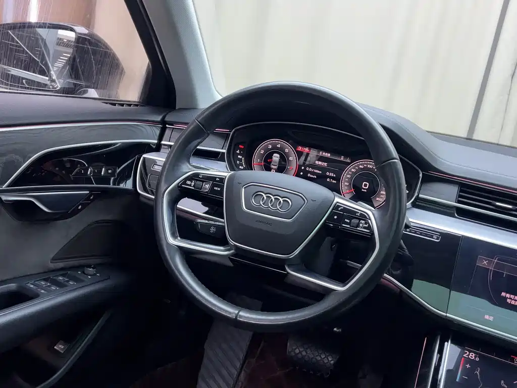 Audi A8 2022 — фото 13