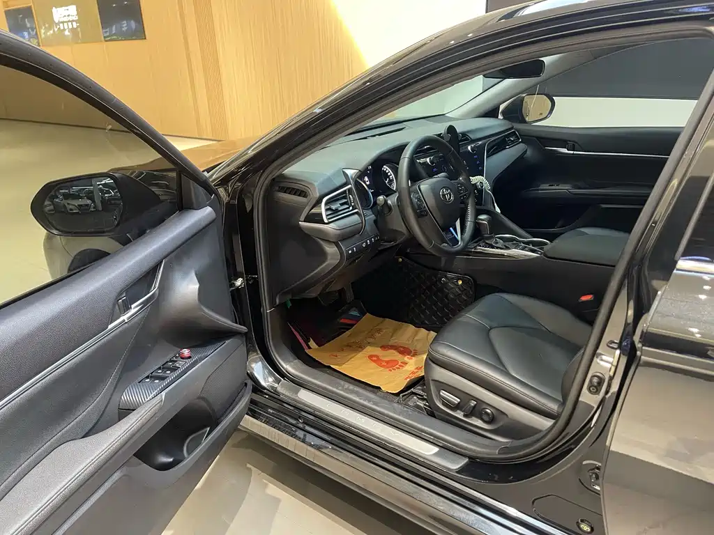 Toyota Camry 2020 — фото 14