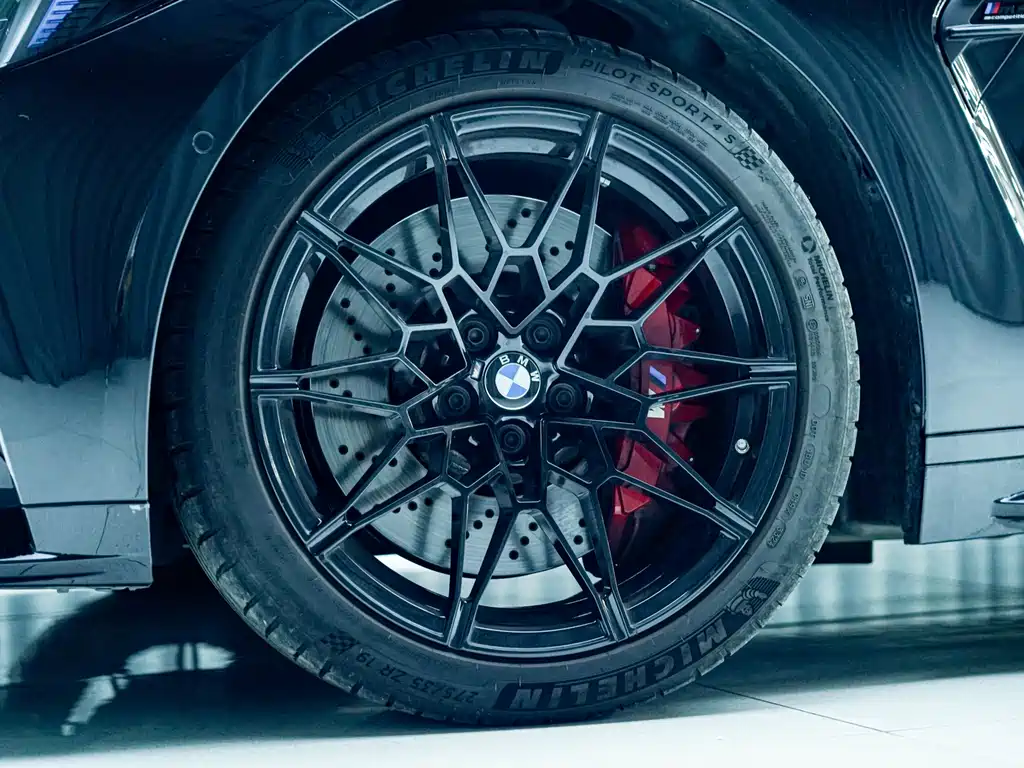 BMW M4 2025 — фото 14