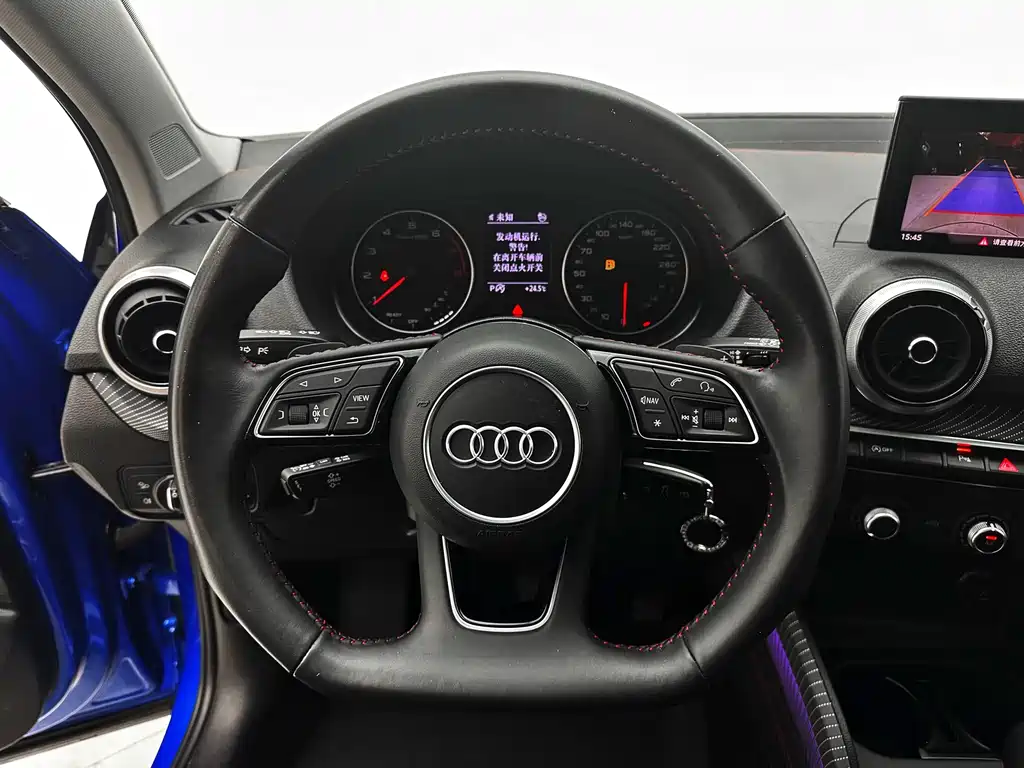 Audi Q2L 2022 — фото 19