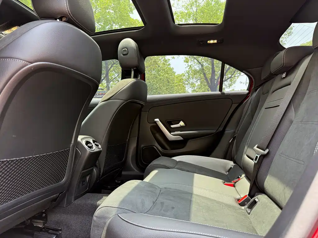 Mercedes-Benz A-Class 2023 — фото 11