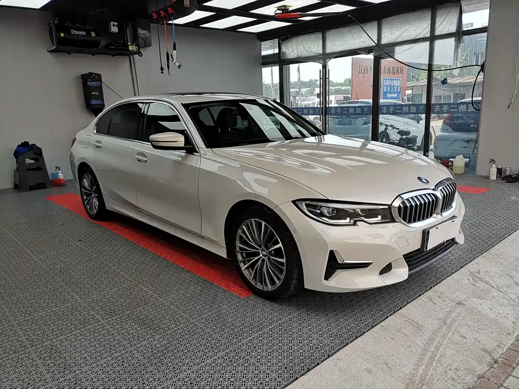 BMW 3 Series 2019 — фото 1