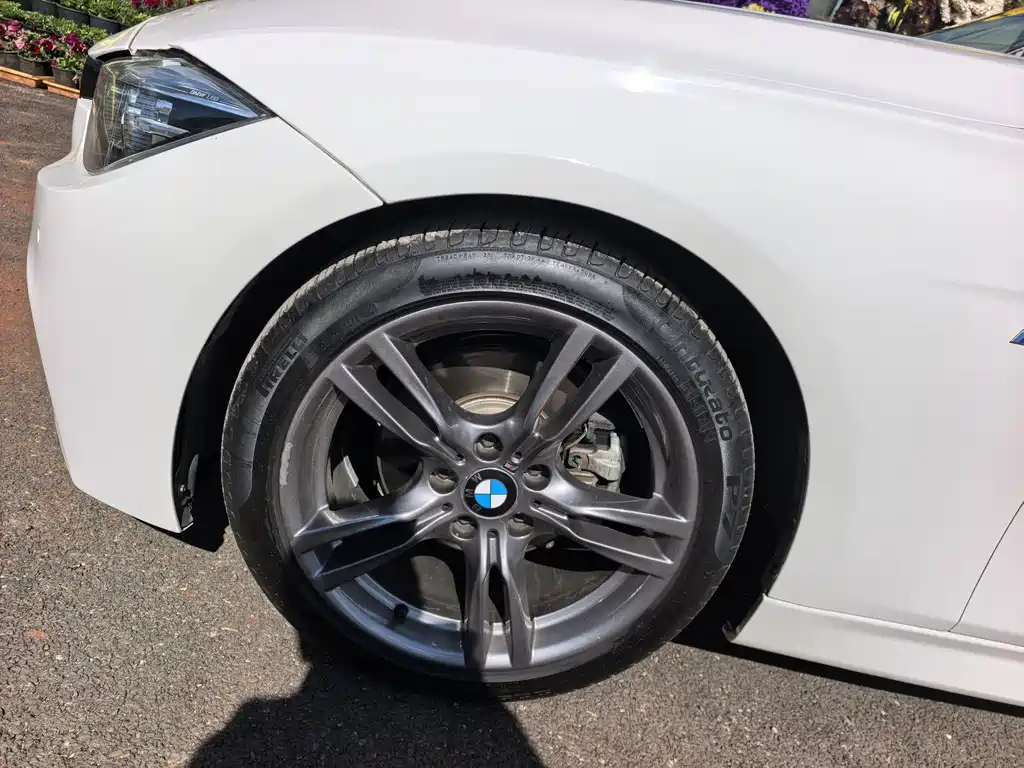 BMW 3 Series 2018 — фото 14