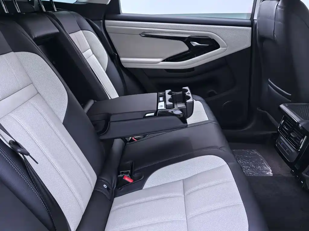 Land Rover Evoque 2021 — фото 12