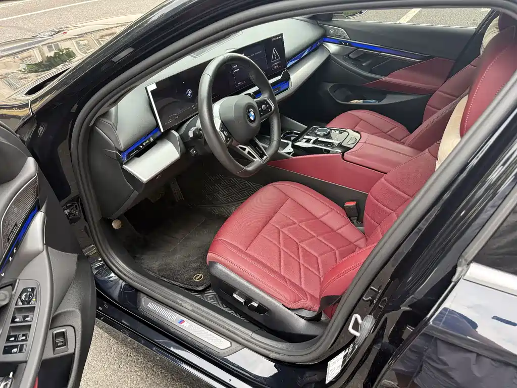 BMW 5 Series 2025