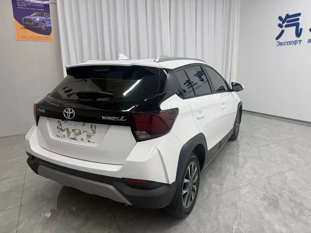 Toyota Yaris L 2022