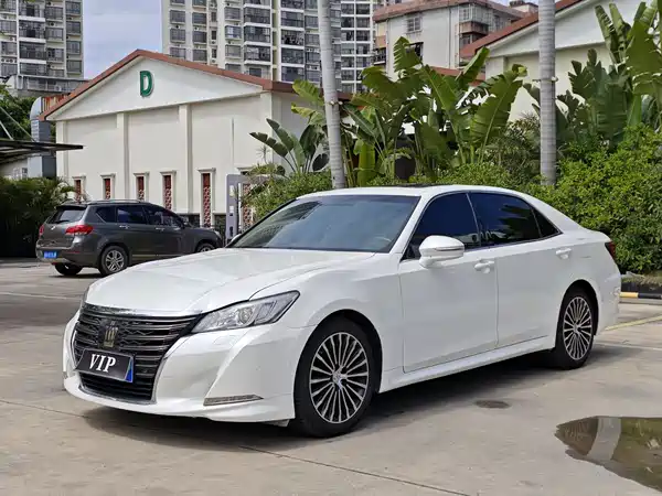 Toyota Crown 2019