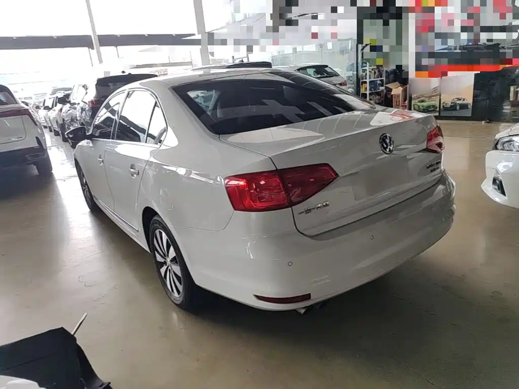 Volkswagen Sagitar 2017