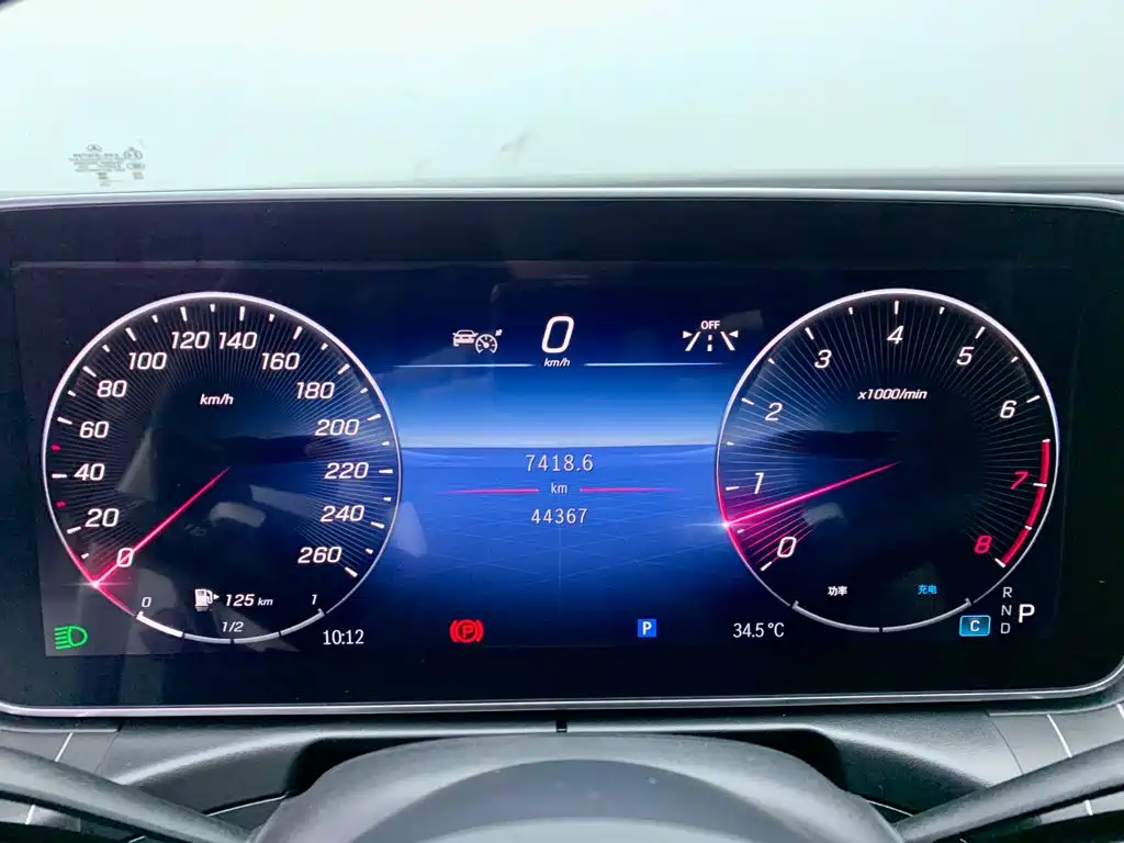 Mercedes-Benz C-Class 2023 — фото 18