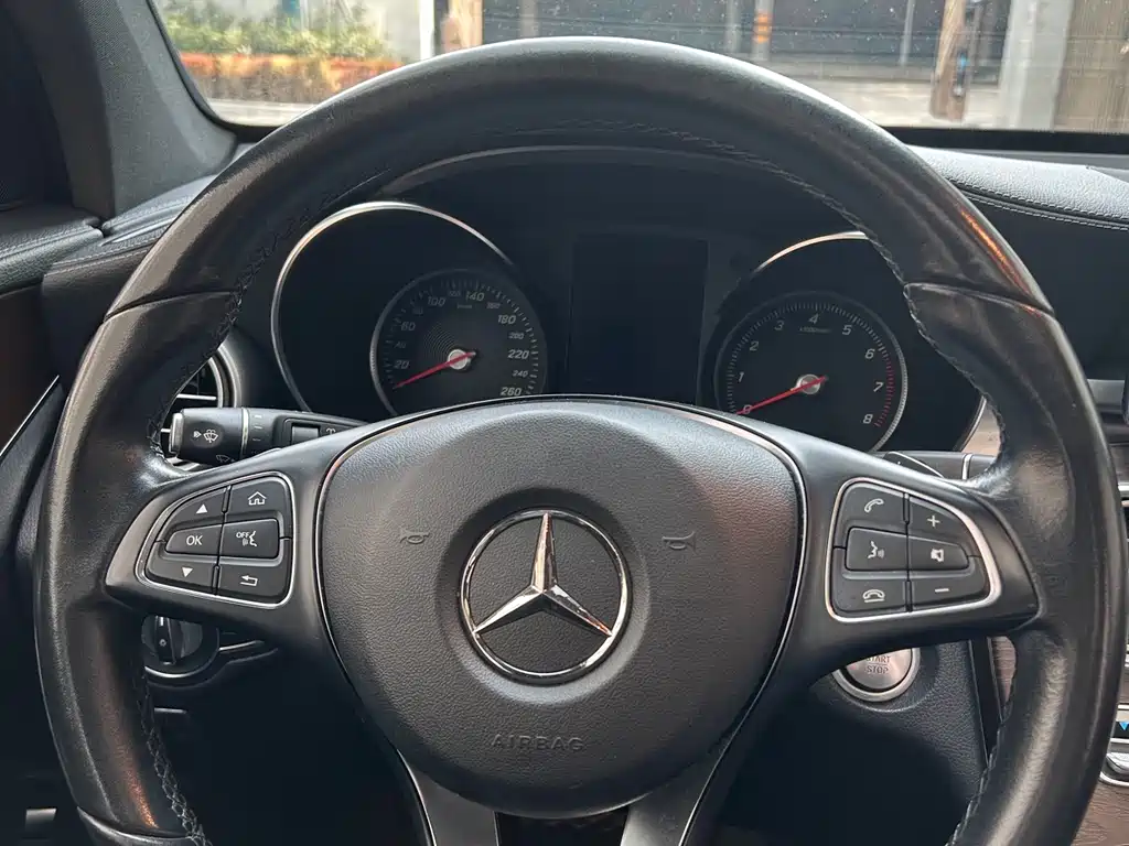 Mercedes-Benz GLC 2019 — фото 13