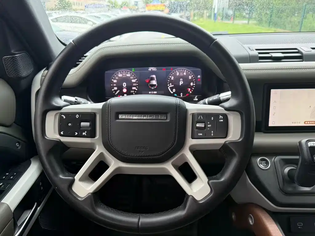 Land Rover Defender 2021 — фото 15