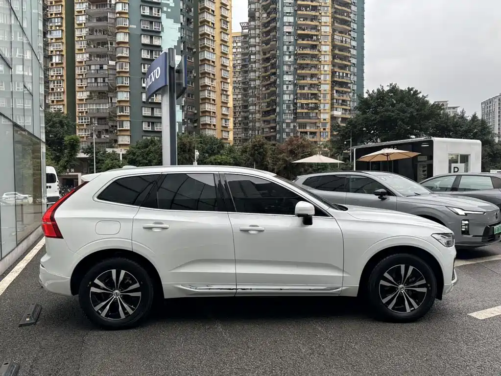 Volvo XC60 2024 — фото 2