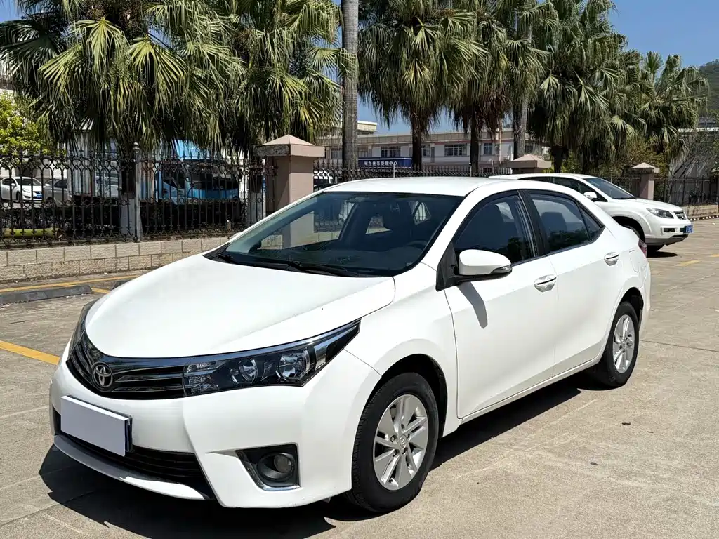 Toyota Corolla 2015 — фото 1