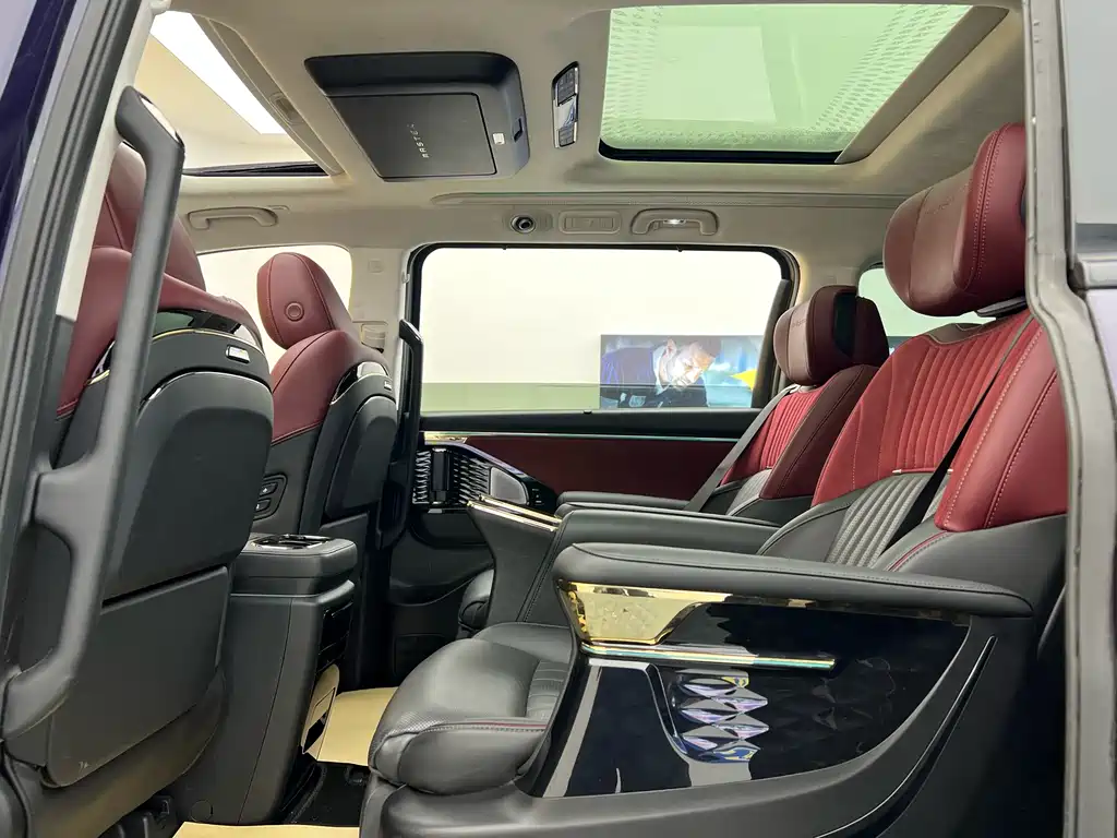 GAC Motor Trumpchi E9 2025 — фото 30
