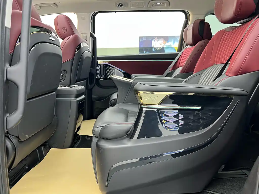 GAC Motor Trumpchi E9 2025 — фото 29