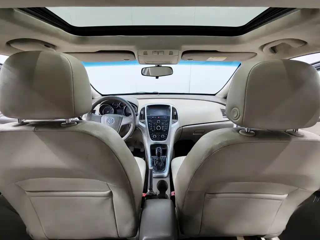 Buick Excelle 2014 — фото 10