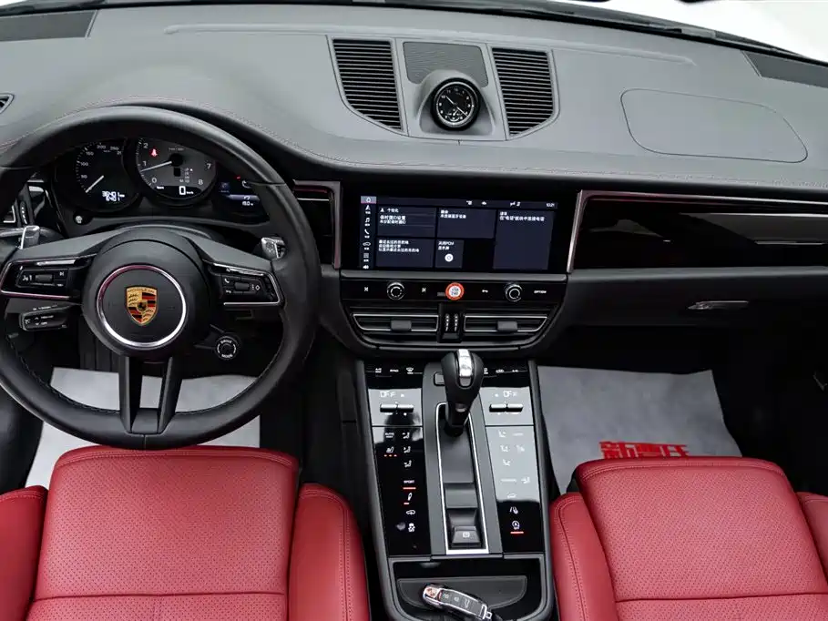 Porsche Macan 2022 — фото 11
