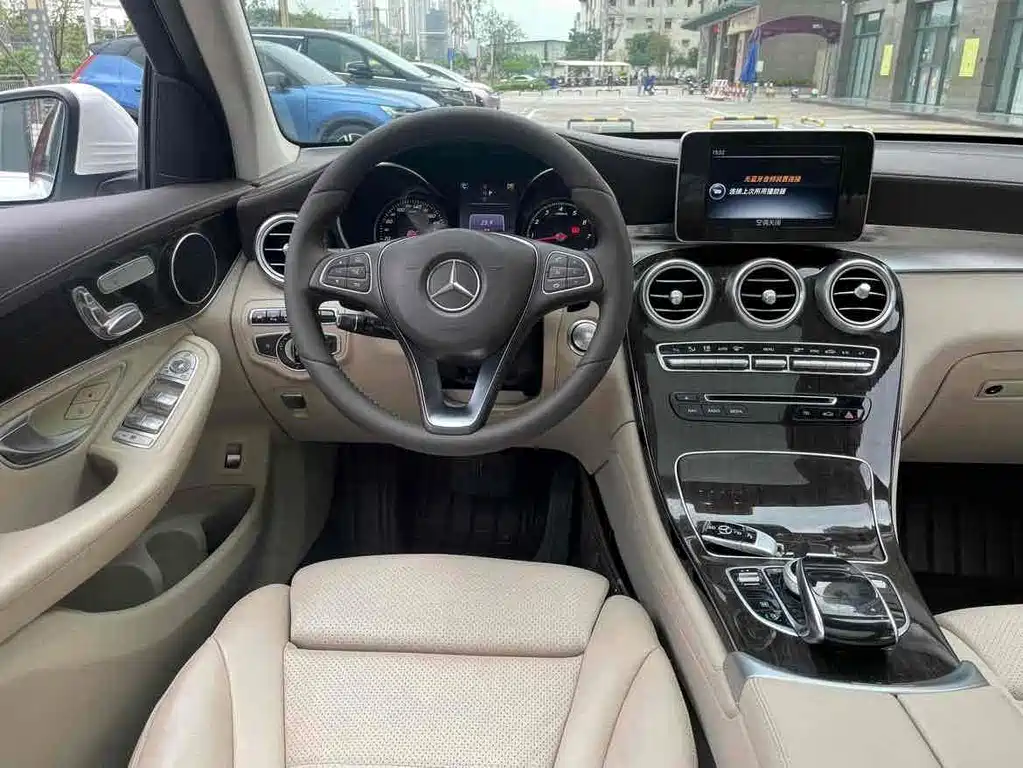 Mercedes-Benz GLC 2016 — фото 15