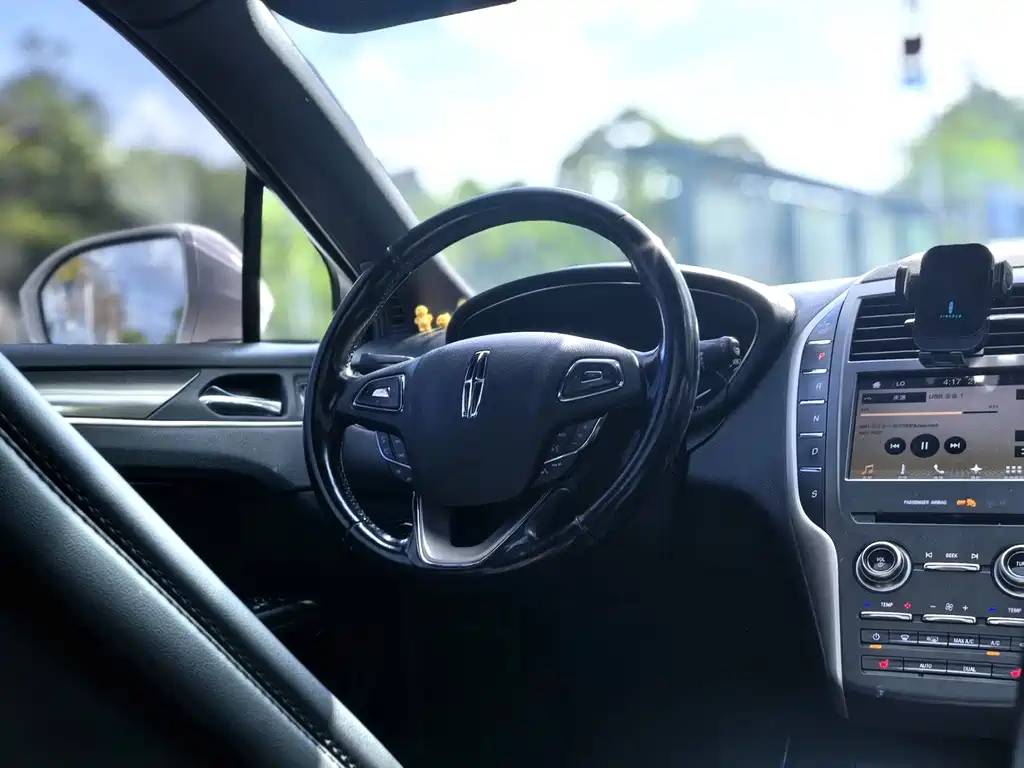 Lincoln MKC 2018 — фото 15