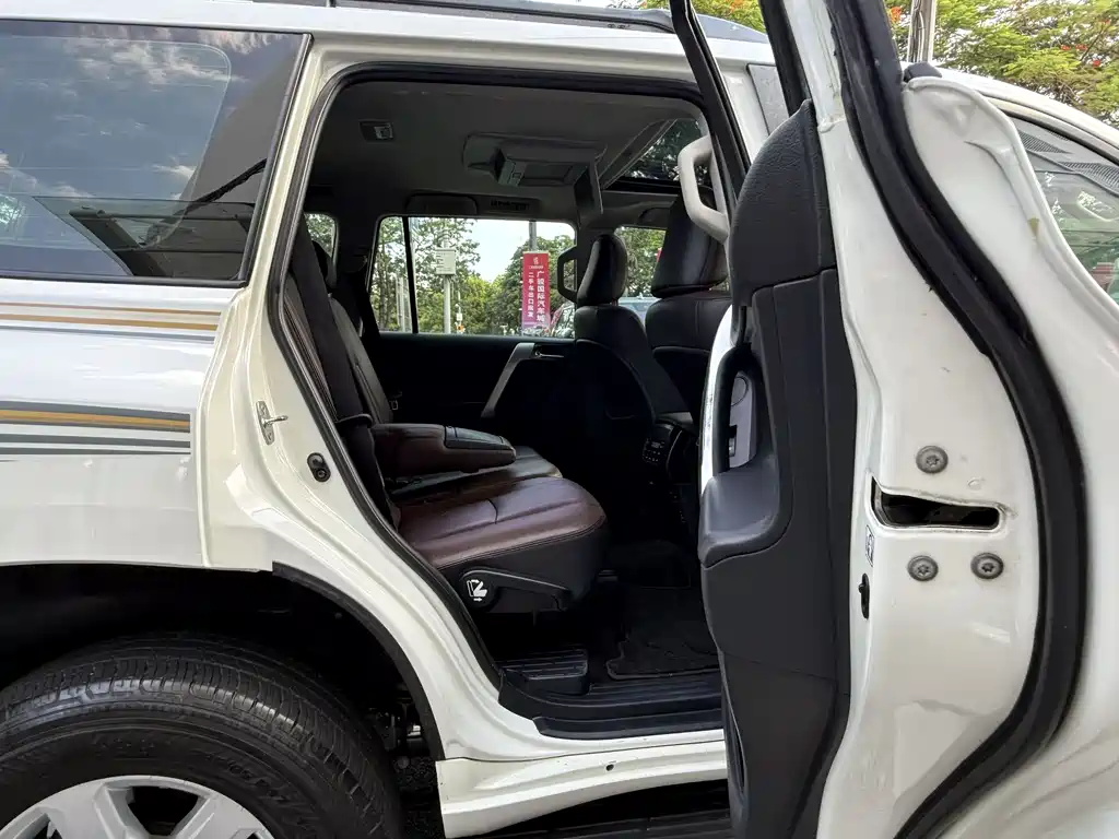 Toyota Prado 2016 — фото 11