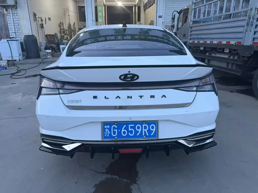 Hyundai Elantra 2022