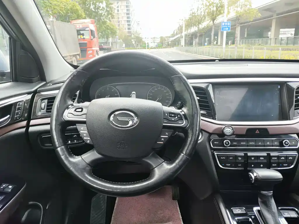 GAC Motor Trumpchi GS8 2018 — фото 12