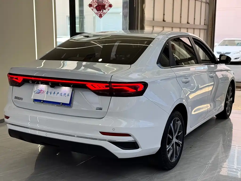 Geely Emgrand 2024 — фото 10