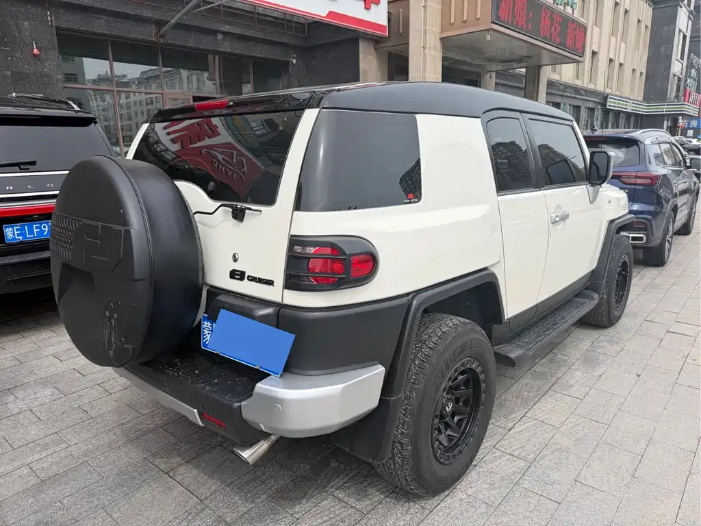 Toyota FJ Cruiser 2020 — фото 4