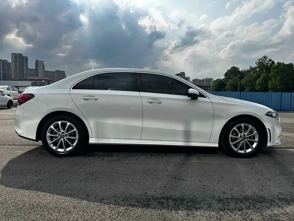 Mercedes-Benz A-Class 2022 — фото 13
