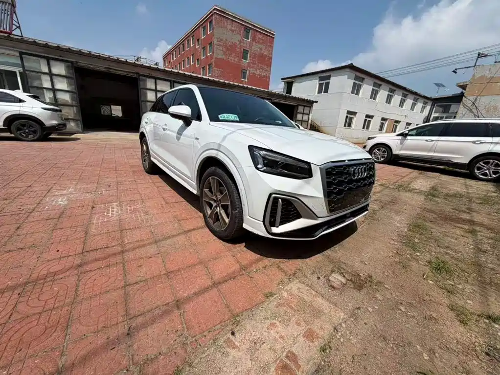 Audi Q2L 2022
