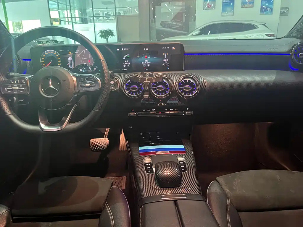 Mercedes-Benz A-Class 2020 — фото 11