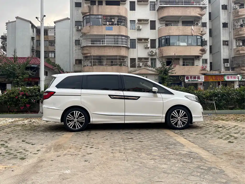 Honda Elysion 2018 — фото 7