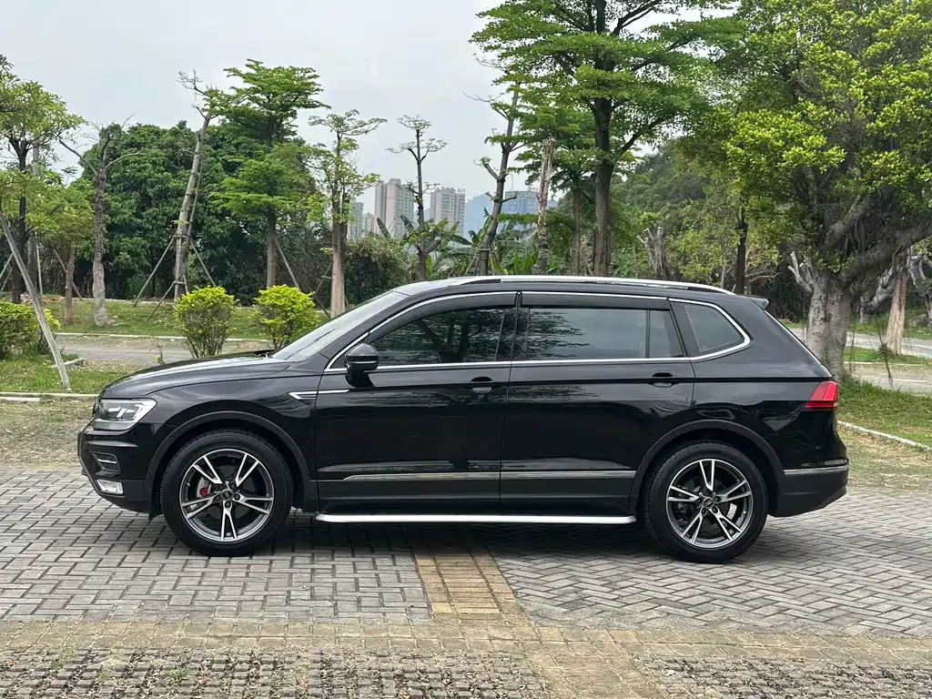 Volkswagen Tiguan L 2018 — фото 4